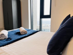 18th floor 2 Bed 2 Bath City Centre Penthouse with GYM & Netflix